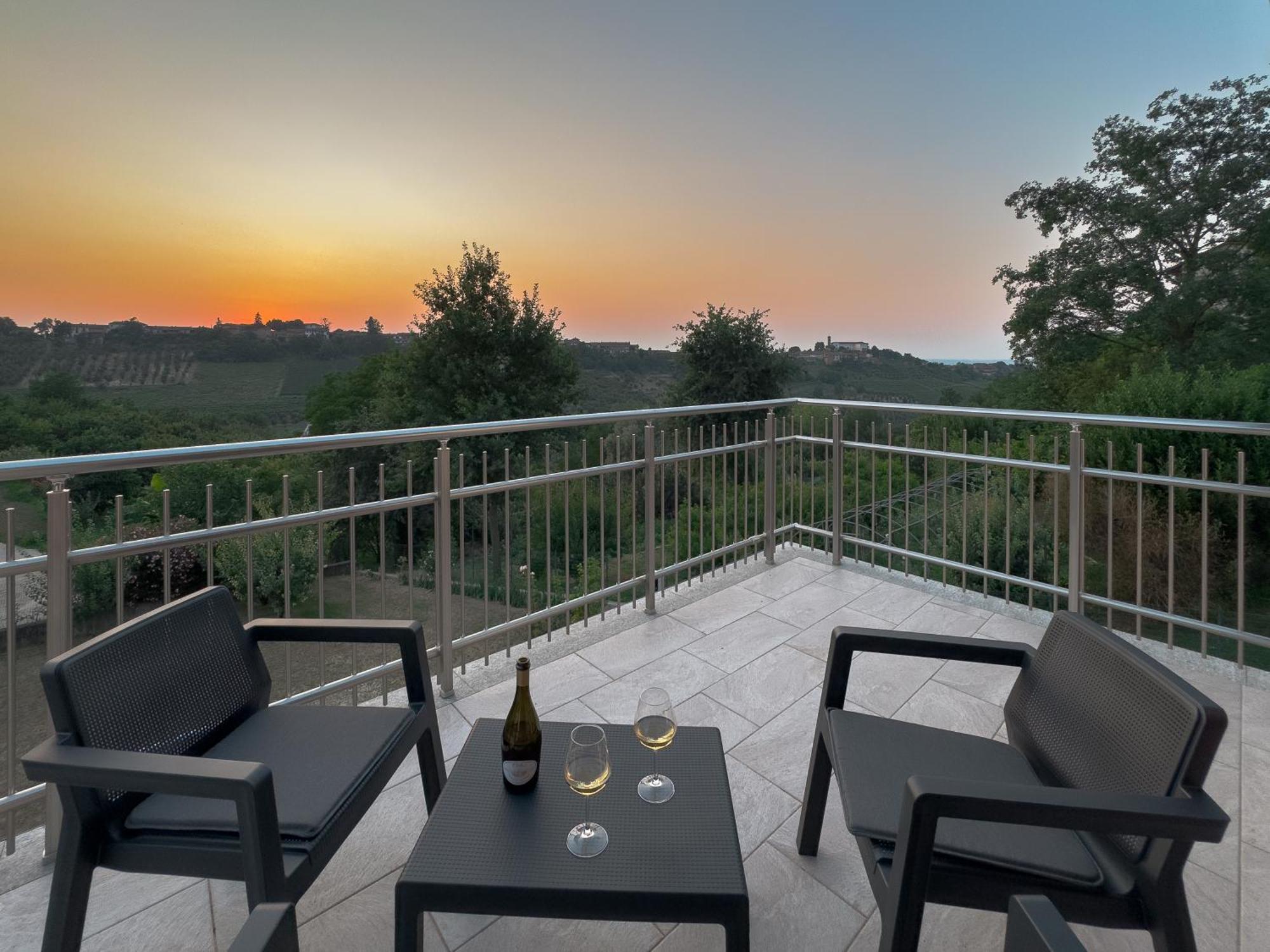Ferienwohnung Roero Sunset Govone Exterior foto